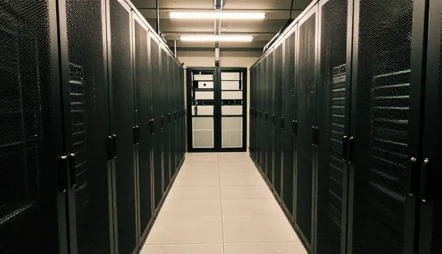 设备故障频发场景下的智能设备选型策略